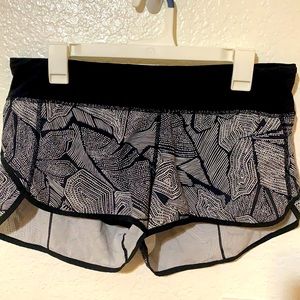 Lululemon speed shorts cute black pattern